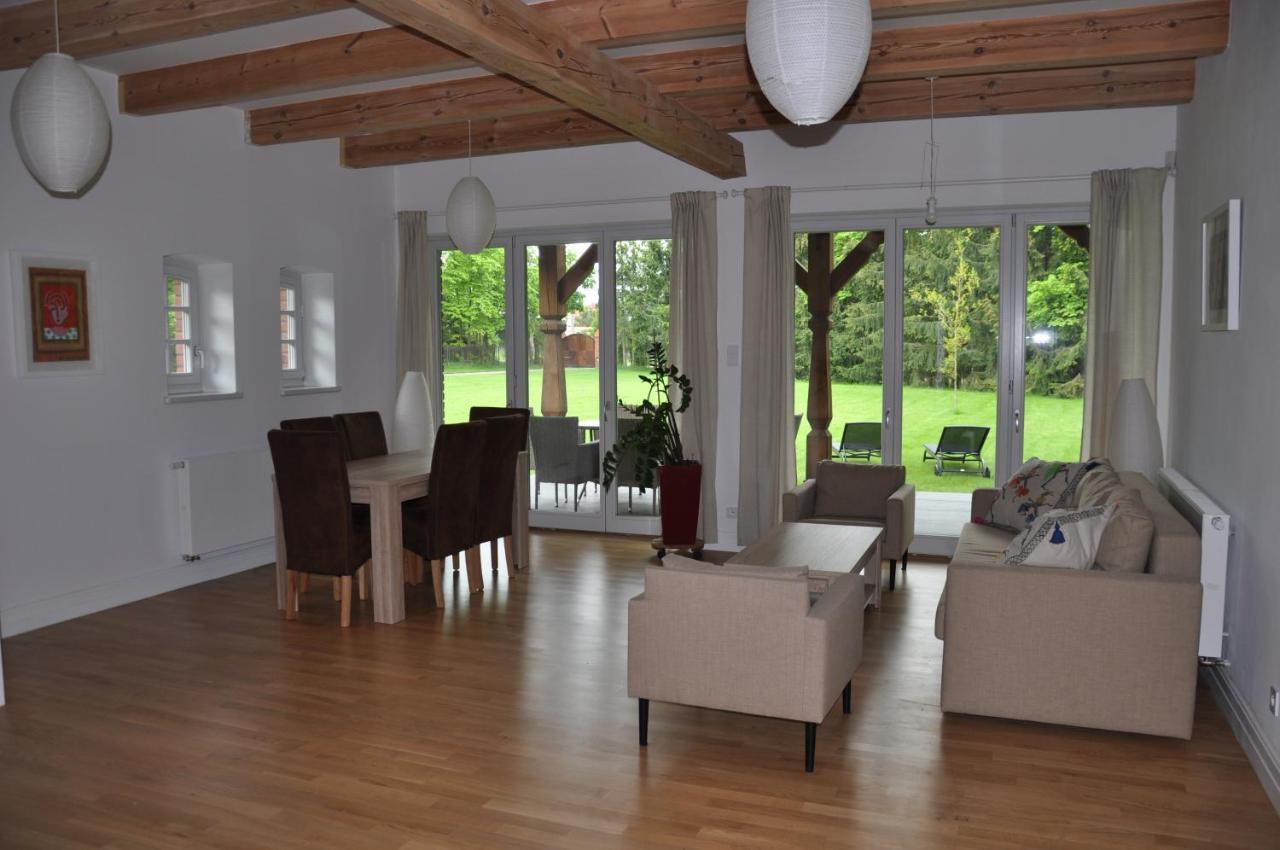 Monte Carvick Nad Jeziorem Seksty Karwik المظهر الخارجي الصورة
